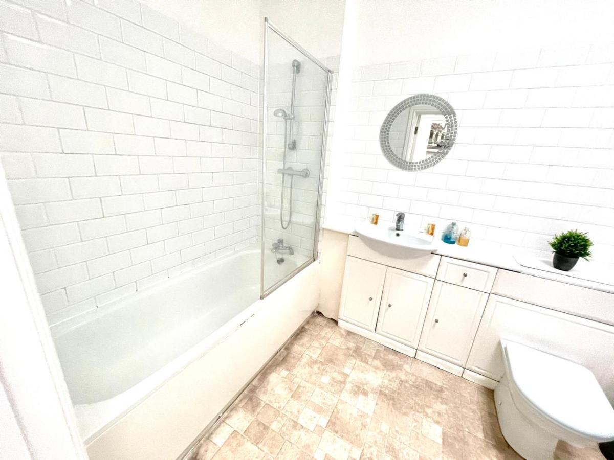 Koala & Tree - 2 Bedroom In City Centre - Short Lets & Serviced Accommodation Cambridge Esterno foto